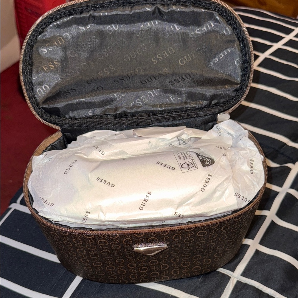 GUESS Brown Monogram Cosmetic/ Travel Case with Tan/Natural Trim and side Pouch - Picture 8 of 8